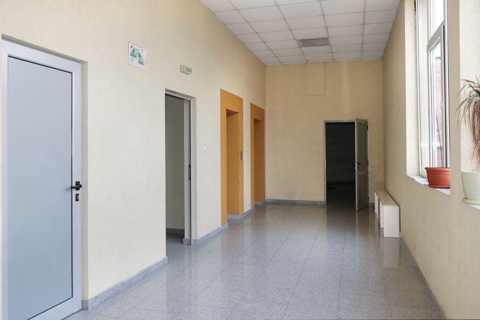 2-стаен апартамент със собствено паркомясто в кв. "Овча Купел", ул. "Любляна".Овча купел