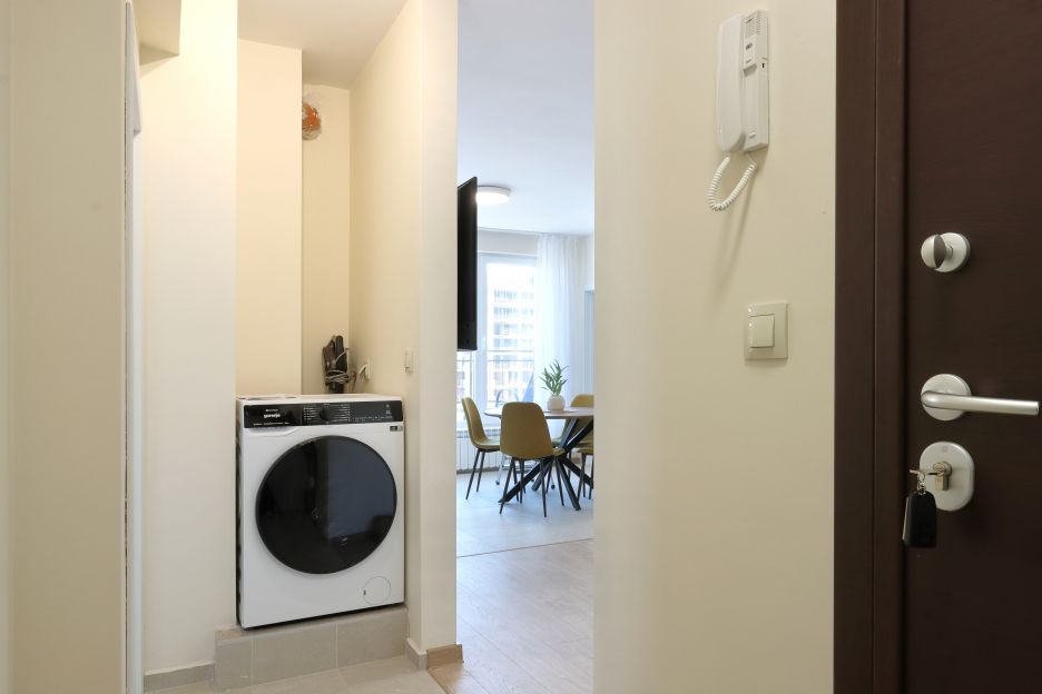 Отдава под наем панорамен 3-стаен апартамент в близост до Борисова градина и Зоопарк-София.Витоша
